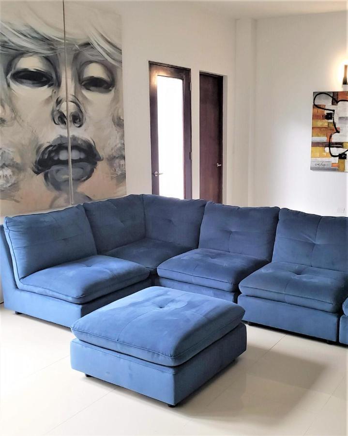 Kasa The Lofts 202 Huge 2 Bed 2 Bath Washer Dryer Apartment *